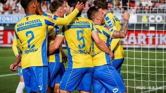 及自己在场 及自己在场